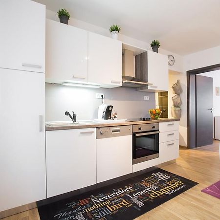 Apartment Max Загреб Экстерьер фото